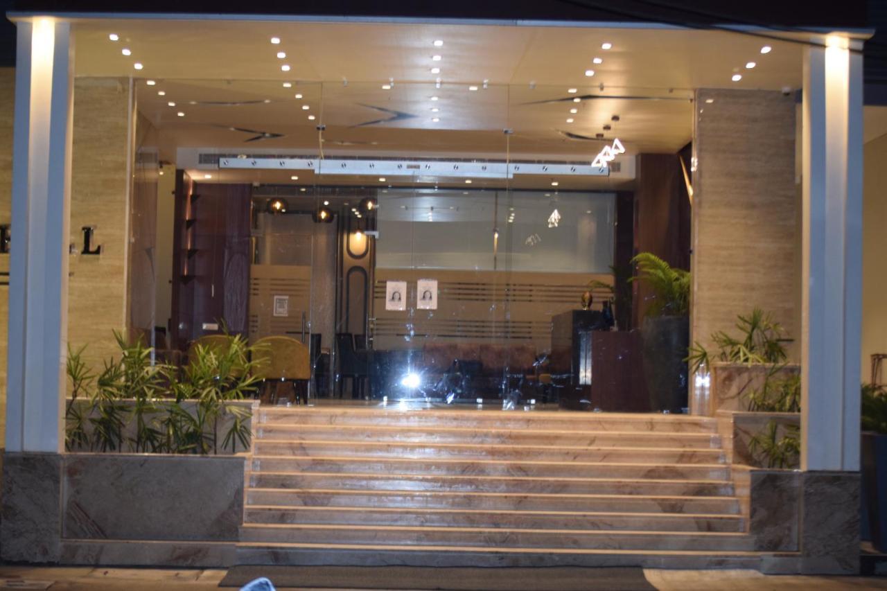 The Forest Hill Hotel Haridwār Extérieur photo